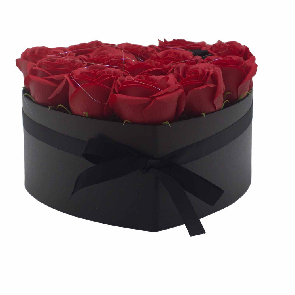 Seifenblumen-Geschenkstrauß – 13 rote Rosen – Herz
