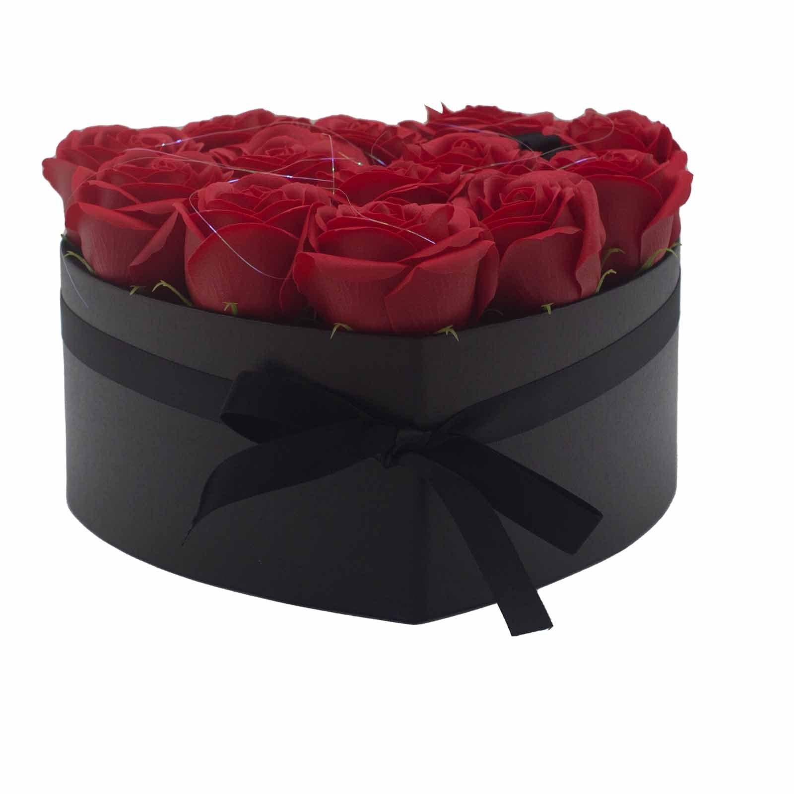 Seifenblumen-Geschenkstrauß – 13 rote Rosen – Herz