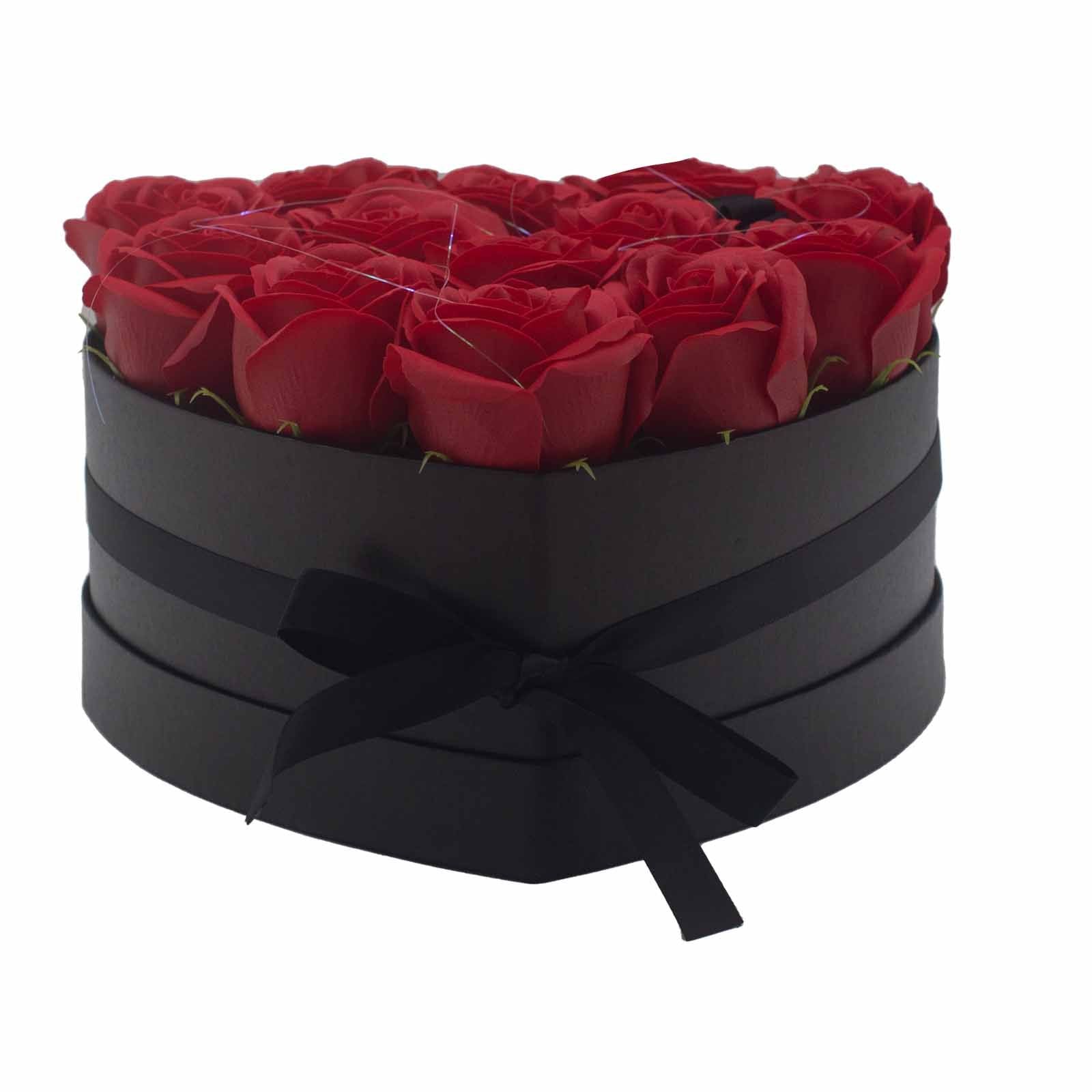 Seifenblumen-Geschenkstrauß – 13 rote Rosen – Herz