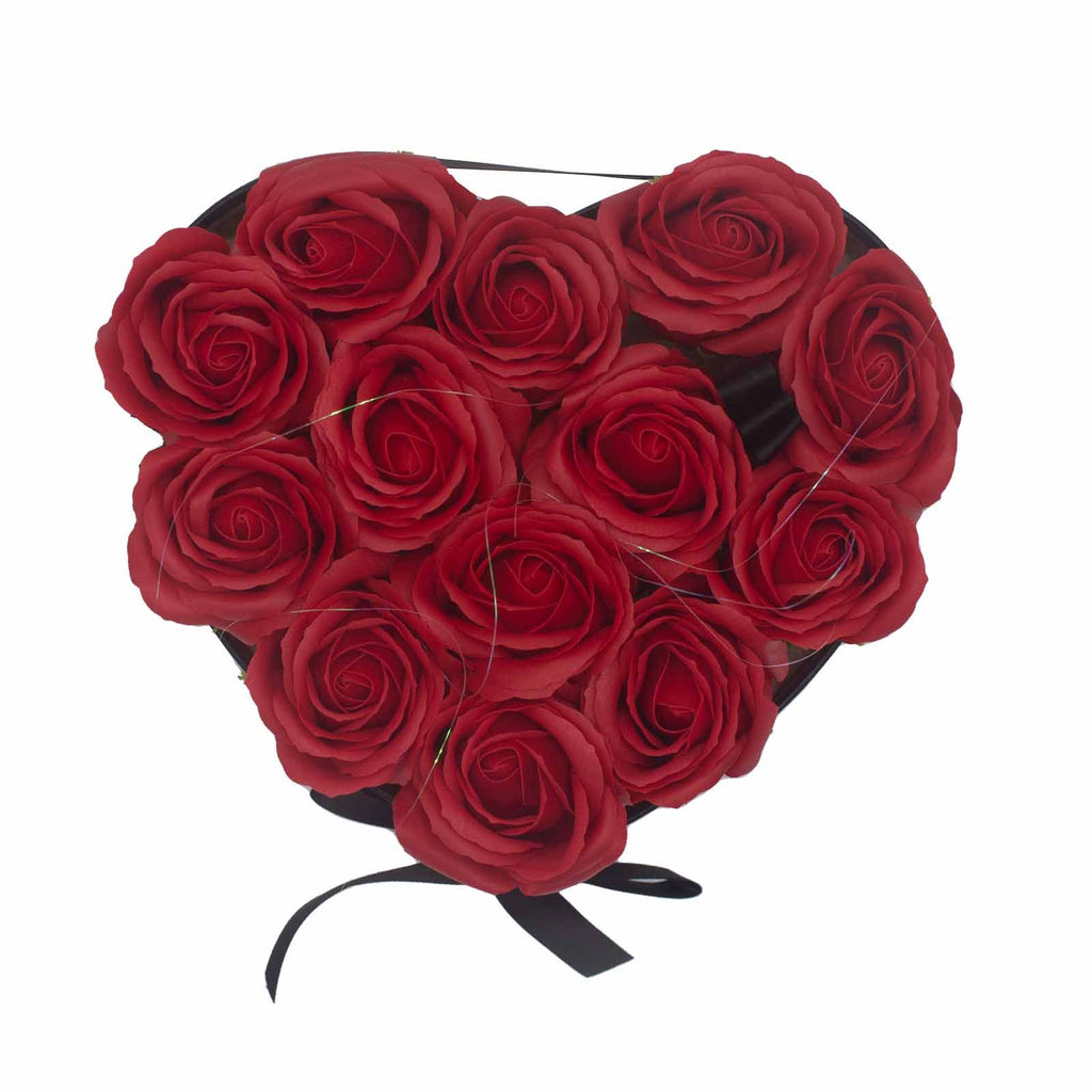 Seifenblumen-Geschenkstrauß – 13 rote Rosen – Herz