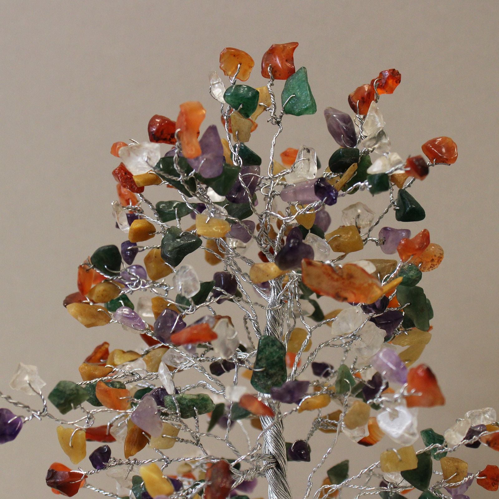Arbre en pierre gemme avec base en orgonite - 320 pierres - Multi