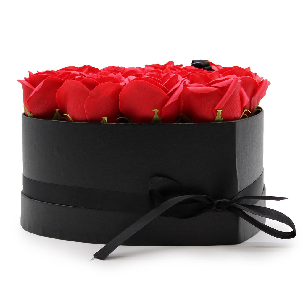 Seifenblumen-Geschenkstrauß – 13 rote Rosen – Herz