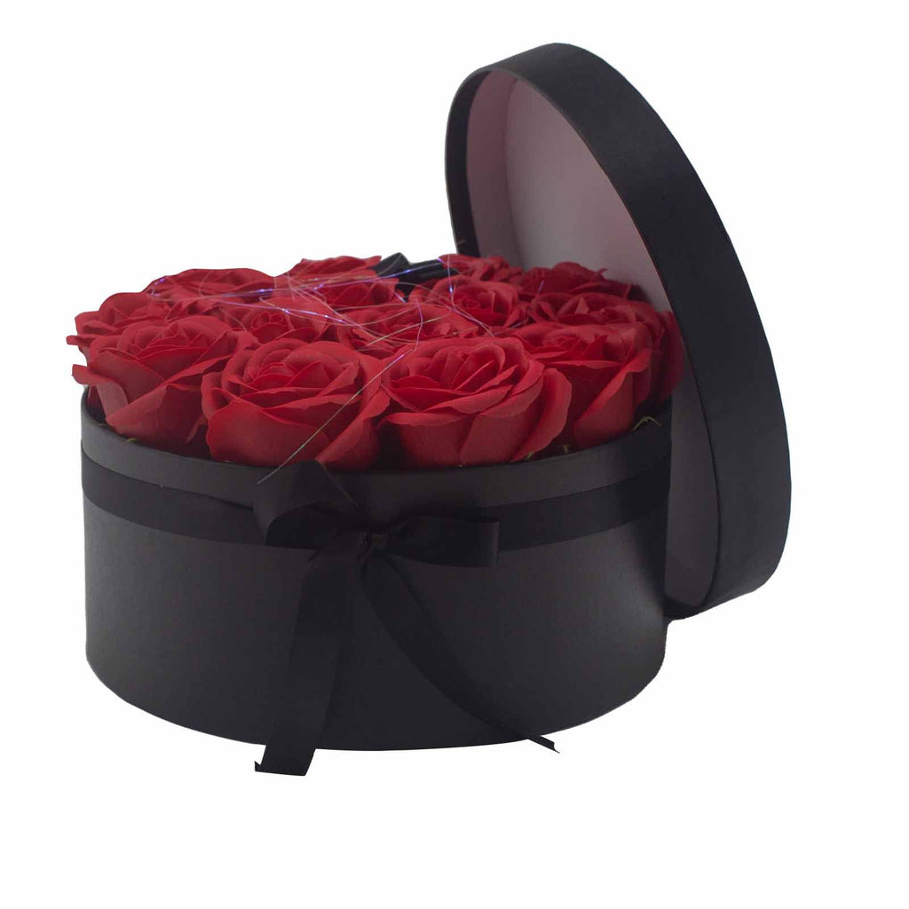 Bouquet de fleurs de savon – 14 roses rouges – Rond