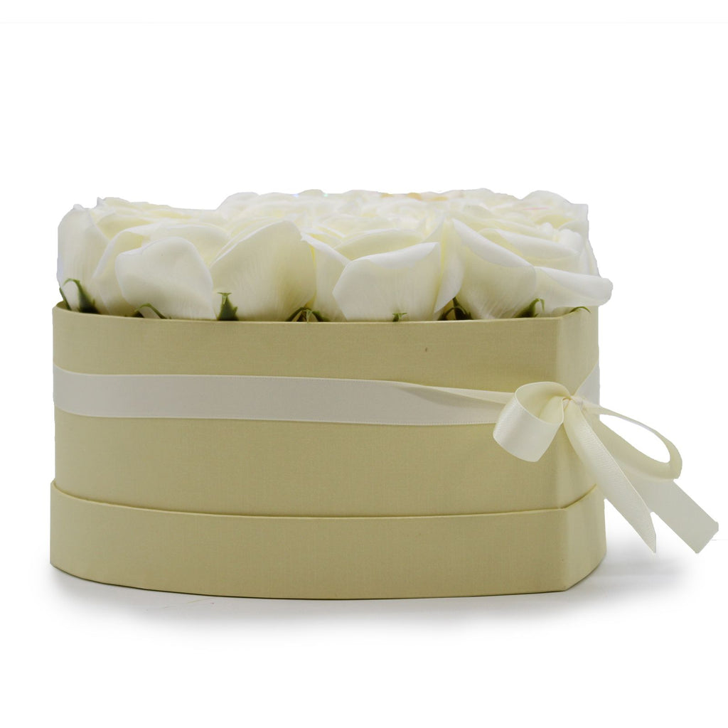 Bouquet Cadeau Fleurs de Savon - 13 Roses Crème - Cœur